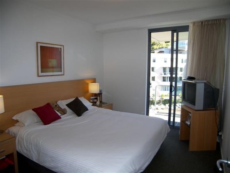 1147/1 Ocean Street, Burleigh Heads QLD 4220