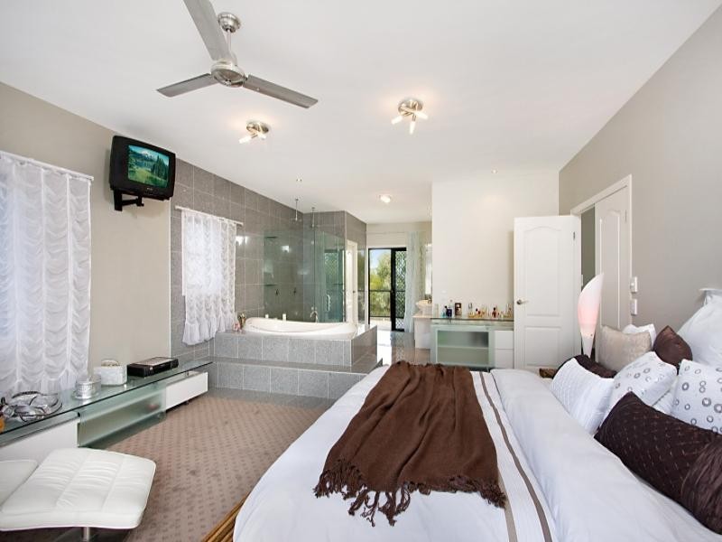 1 The Links, Robina QLD 4226