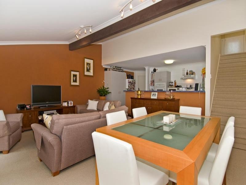 1/255 Christine Avenue, Varsity Lakes QLD 4227