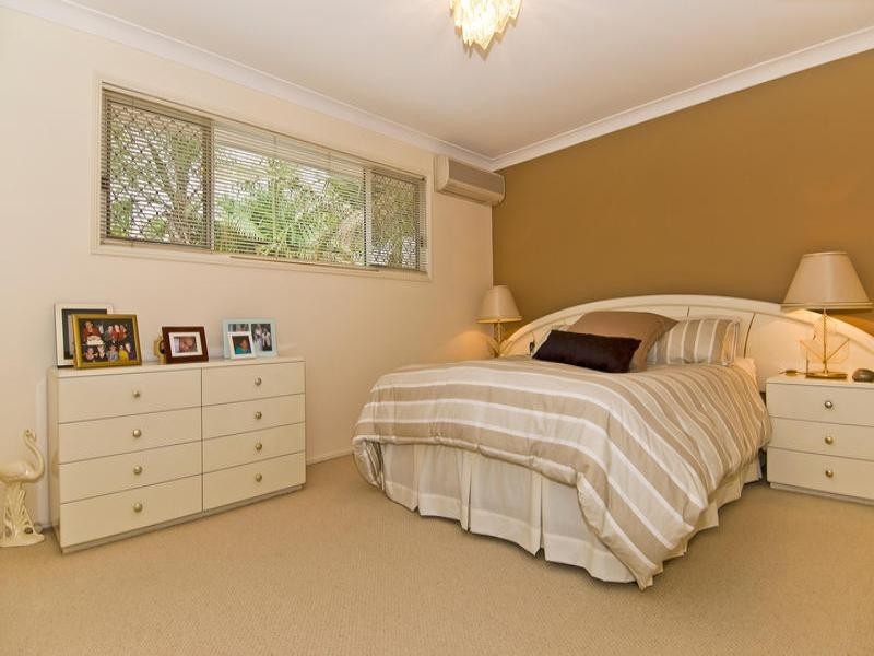 1/255 Christine Avenue, Varsity Lakes QLD 4227