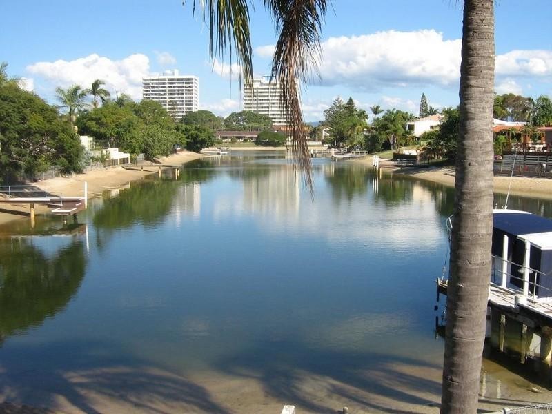 44 Merrimac Boulevard, Broadbeach Waters QLD 4218