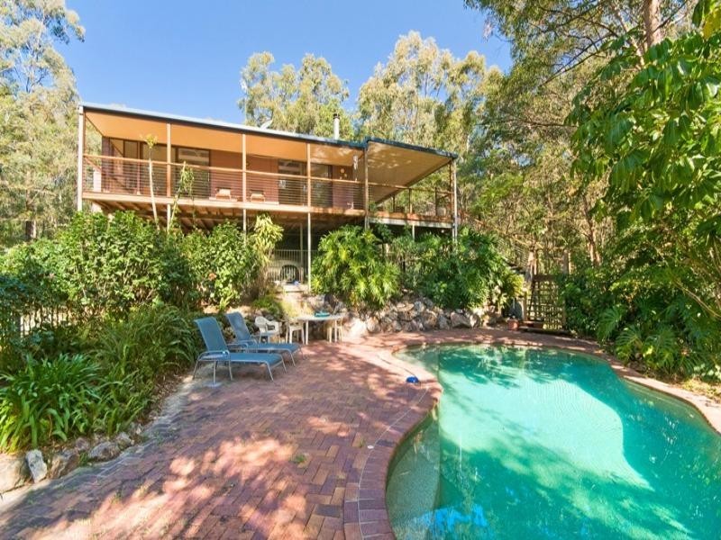 12 Cheshire Grove, Elanora QLD 4221