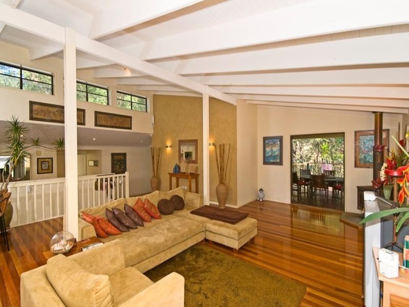 12 Cheshire Grove, Elanora QLD 4221