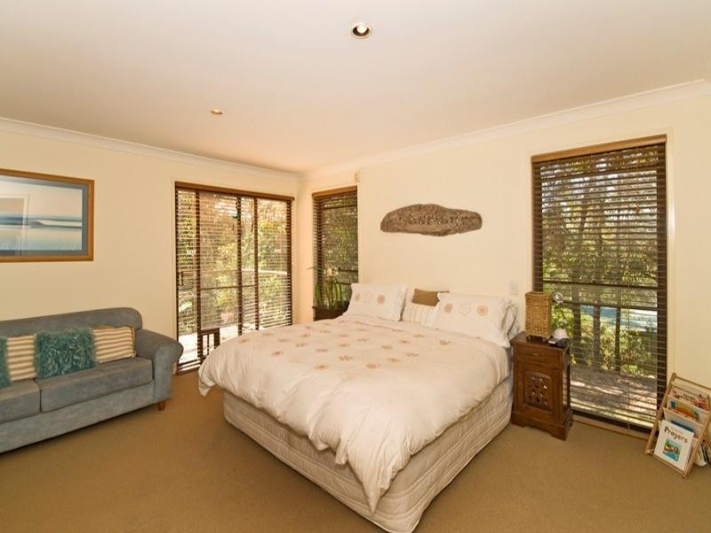 12 Cheshire Grove, Elanora QLD 4221