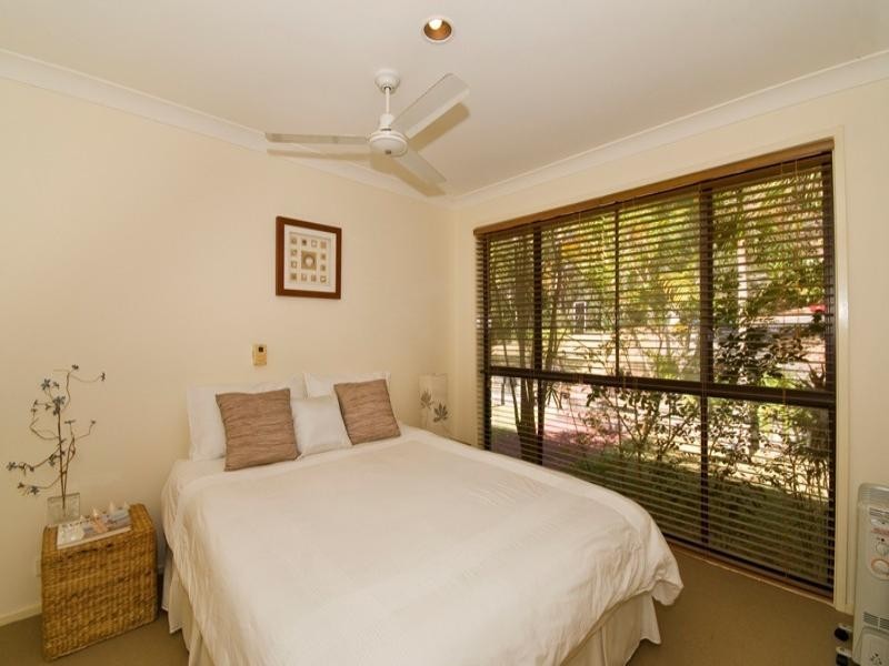 12 Cheshire Grove, Elanora QLD 4221