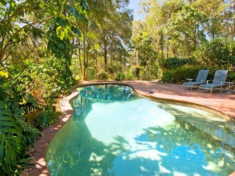 12 Cheshire Grove, Elanora QLD 4221