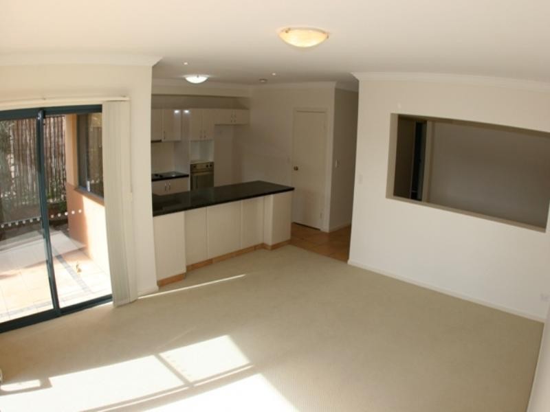 21/117 Palm Meadows Drive, Carrara QLD 4211