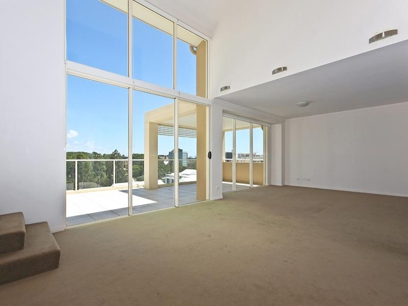 251 Varsity Parade, Varsity Lakes QLD 4227