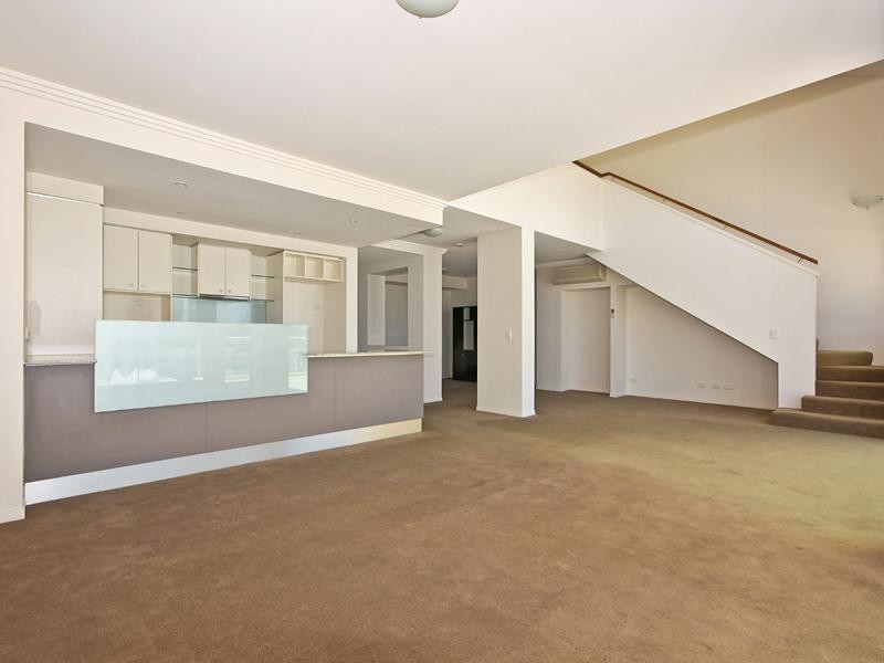 251 Varsity Parade, Varsity Lakes QLD 4227