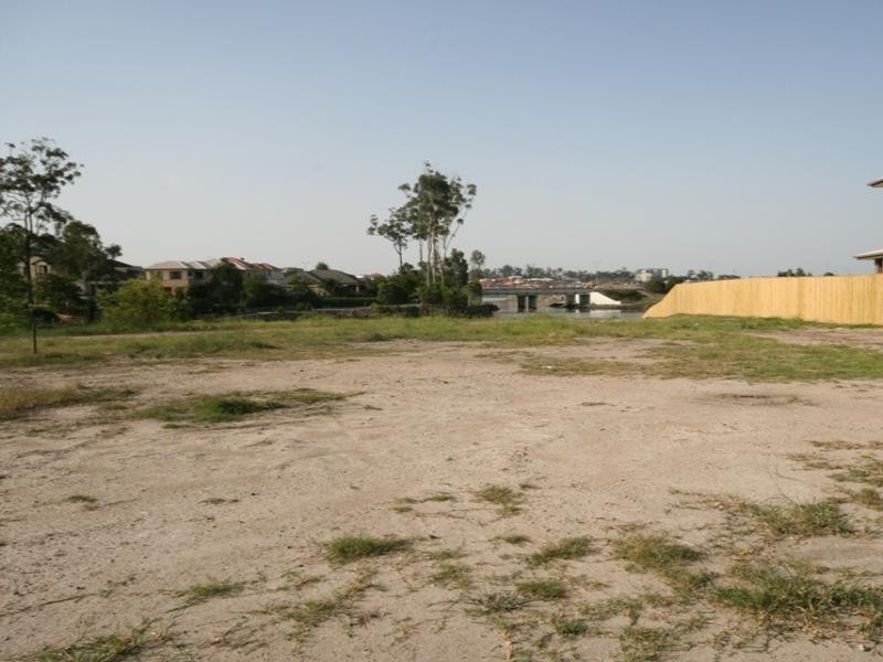 11 Valetta Crescent, Varsity Lakes QLD 4227