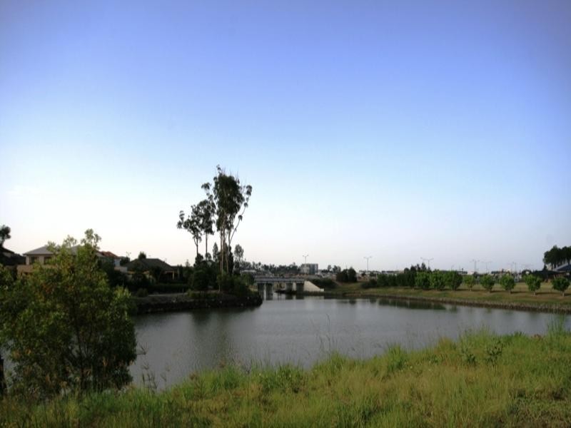 11 Valetta Crescent, Varsity Lakes QLD 4227