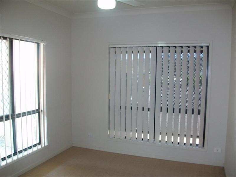 25 Palma Crescent, Varsity Lakes QLD 4227