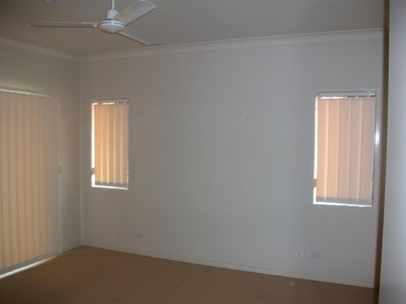 25 Palma Crescent, Varsity Lakes QLD 4227