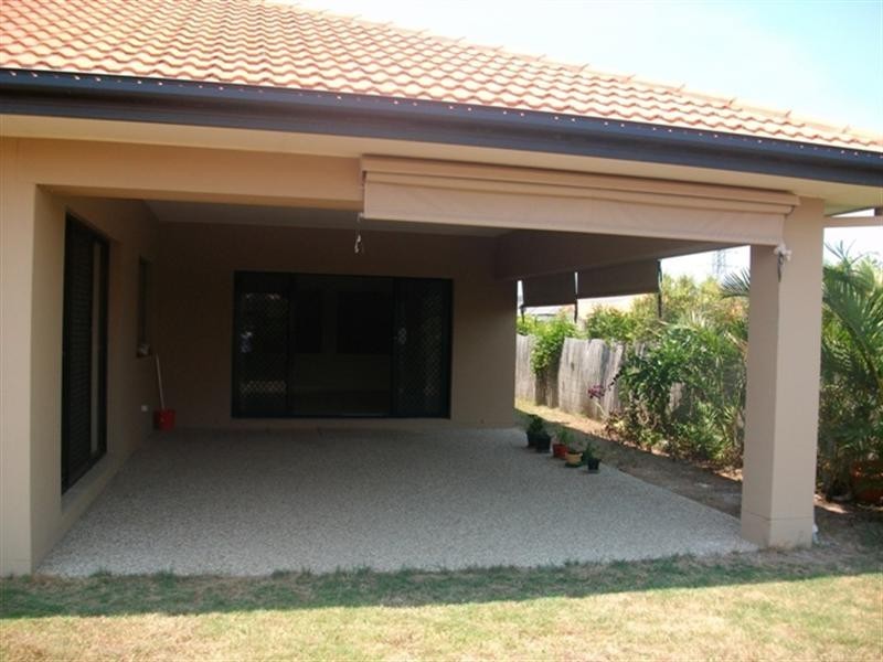 25 Palma Crescent, Varsity Lakes QLD 4227