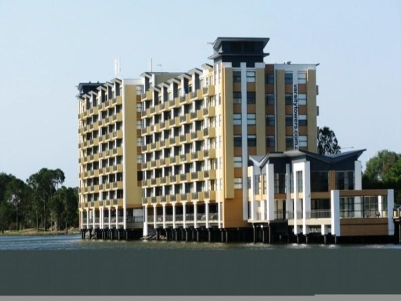 2/25 Lake Orr Drive, Robina QLD 4226