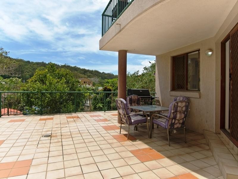 1/1 Burrabee Street, Burleigh Heads QLD 4220