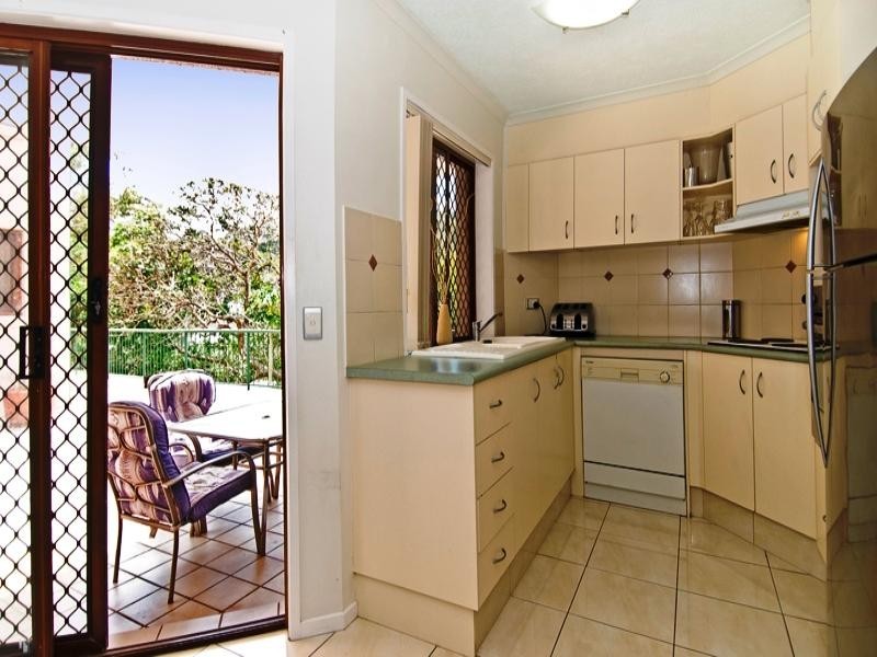 1/1 Burrabee Street, Burleigh Heads QLD 4220