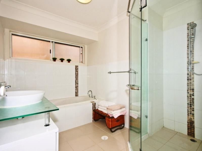 18 Indooroopilly Court, Robina QLD 4226