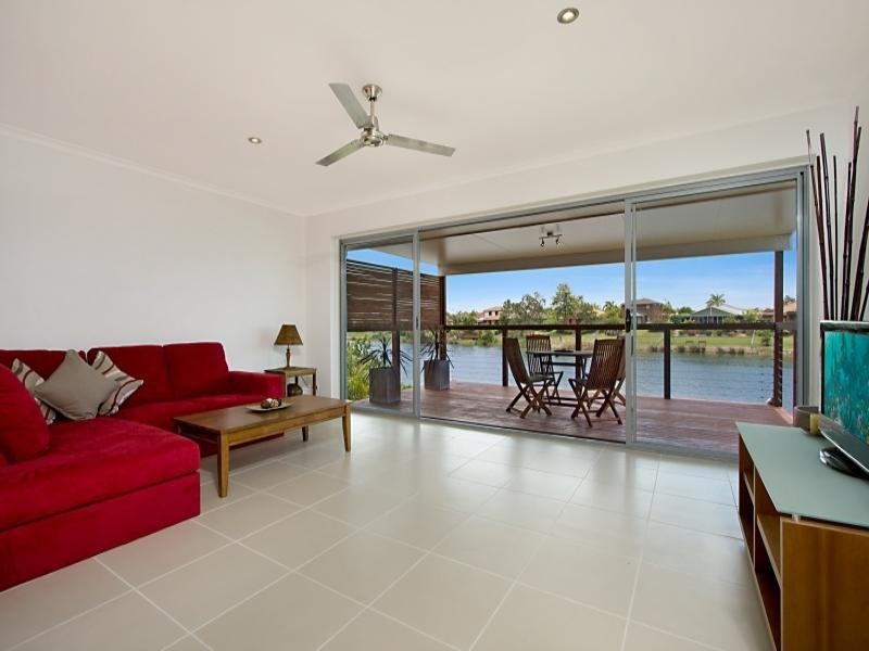 65 Southlake Drive, Varsity Lakes QLD 4227