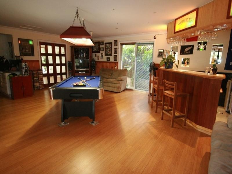8 Levestam Court, Carrara QLD 4211