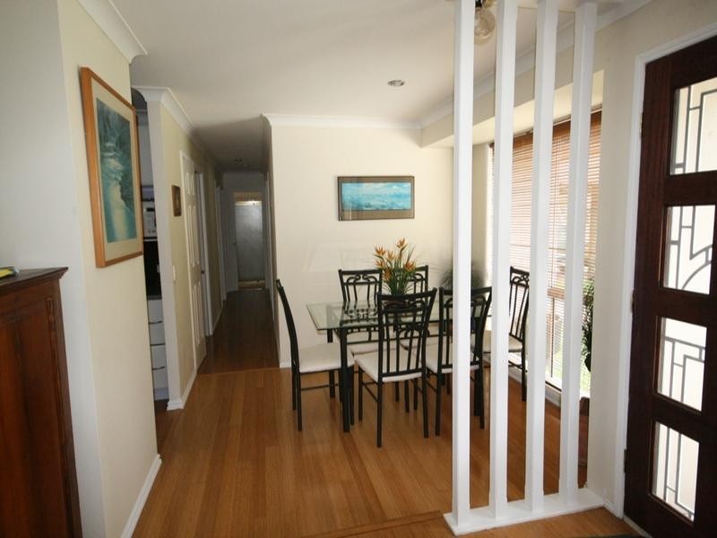 8 Levestam Court, Carrara QLD 4211
