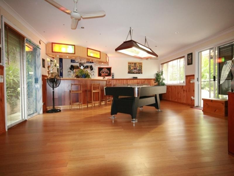 8 Levestam Court, Carrara QLD 4211