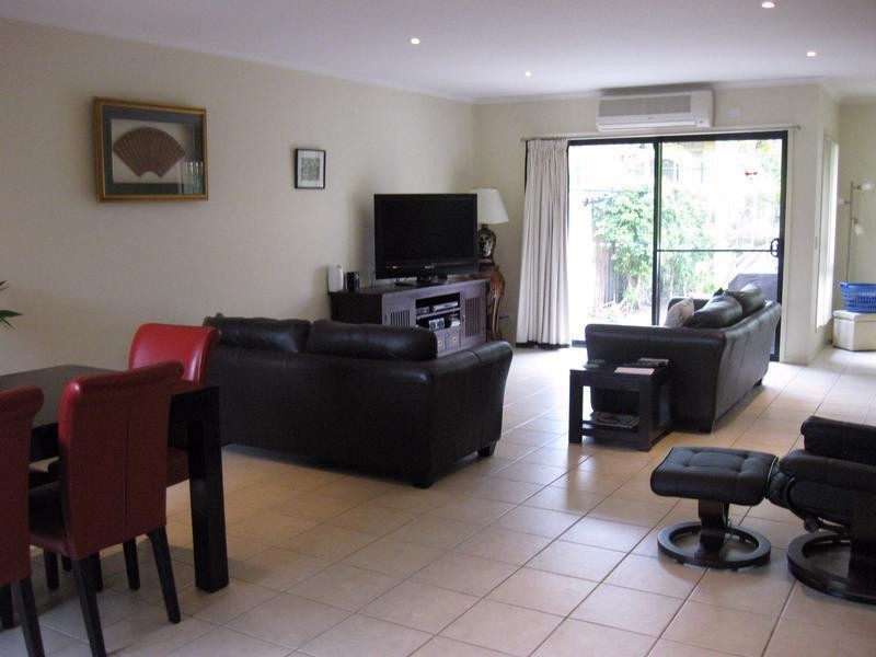 109/136 Palm Meadows Drive, Carrara QLD 4211