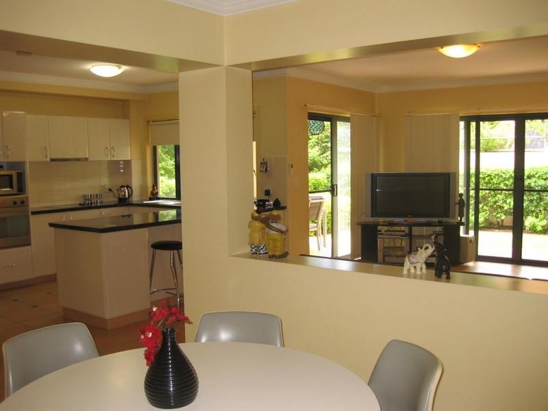 24/117 Palm Meadows Drive, Carrara QLD 4211