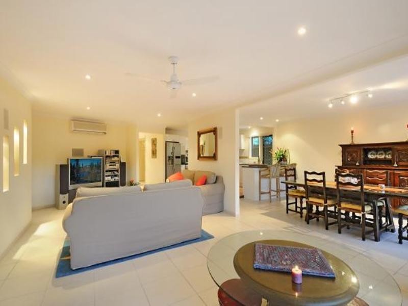 14 Toorak Park Avenue, Mermaid Waters QLD 4218