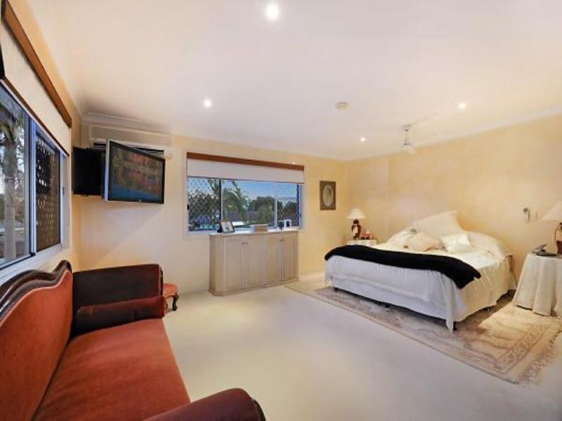 14 Toorak Park Avenue, Mermaid Waters QLD 4218