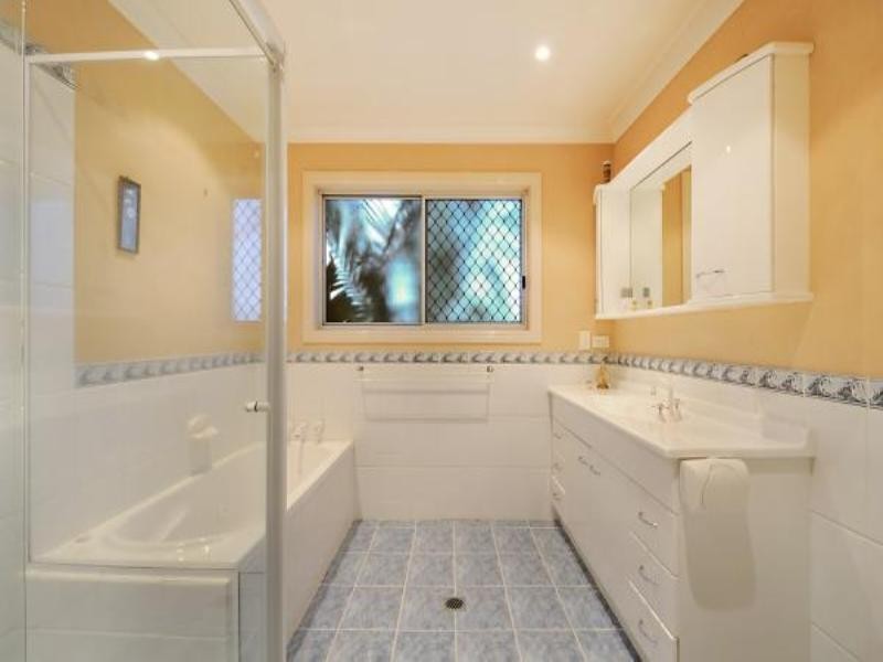 14 Toorak Park Avenue, Mermaid Waters QLD 4218