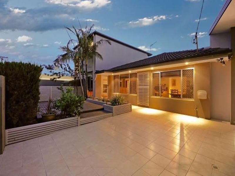 14 Toorak Park Avenue, Mermaid Waters QLD 4218