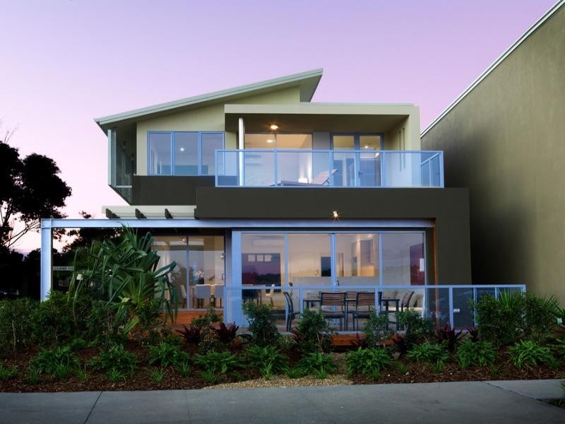 50 Watts Drive, Varsity Lakes QLD 4227