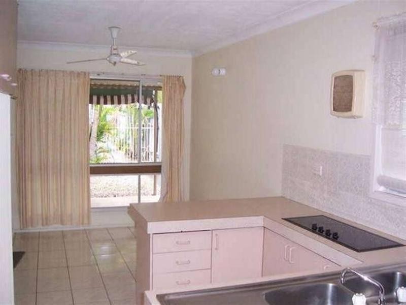 22 Bermuda Street, Broadbeach Waters QLD 4218