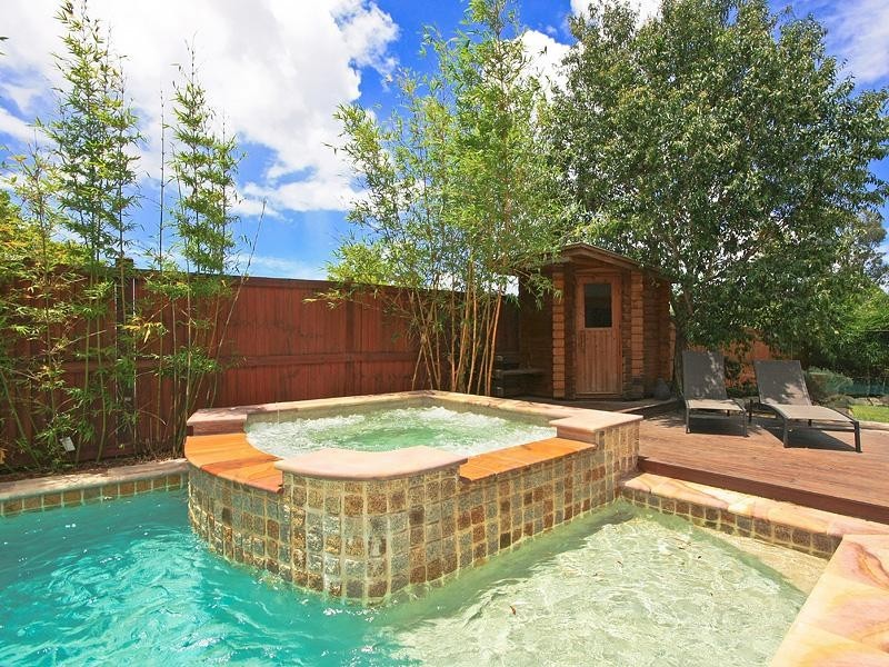 14 Avellino Drive, Varsity Lakes QLD 4227