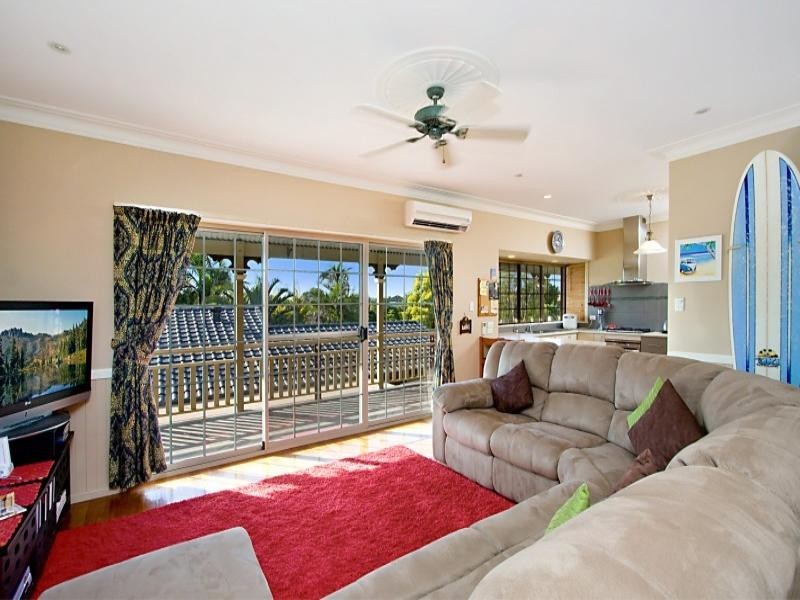 18 Merridown Drive, Merrimac QLD 4226