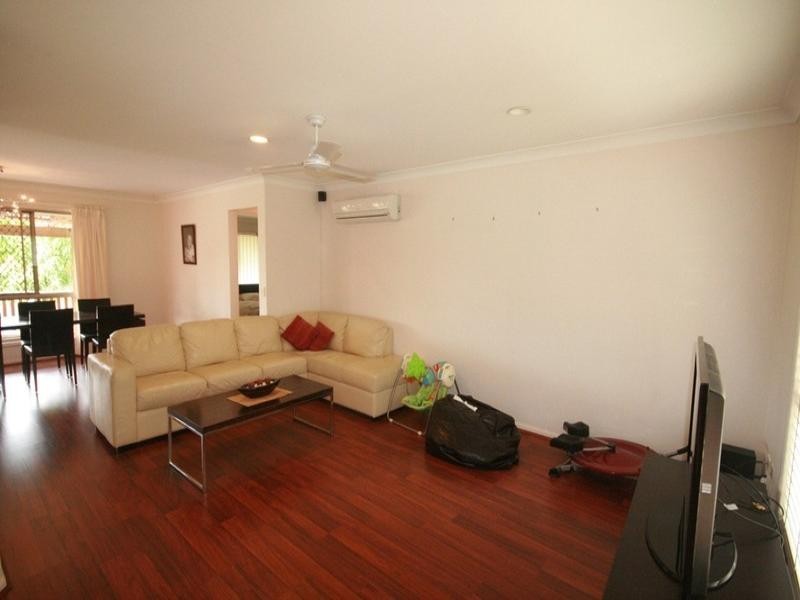 8 Staffa Close, Merrimac QLD 4226