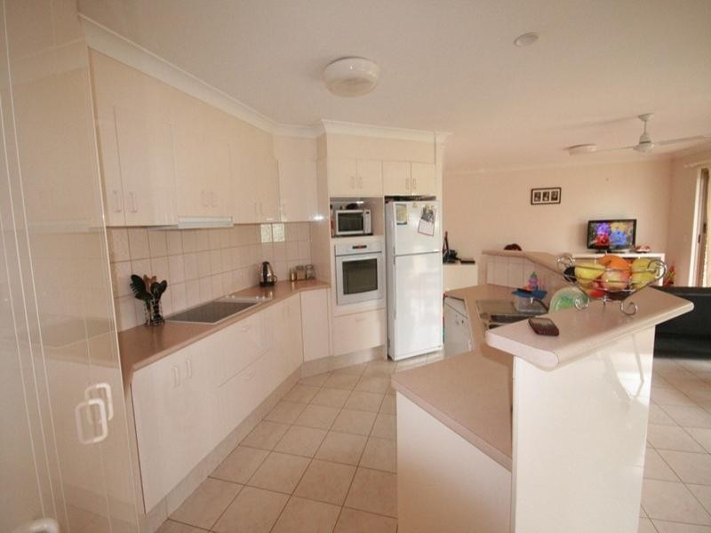 8 Staffa Close, Merrimac QLD 4226