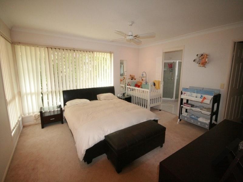 8 Staffa Close, Merrimac QLD 4226