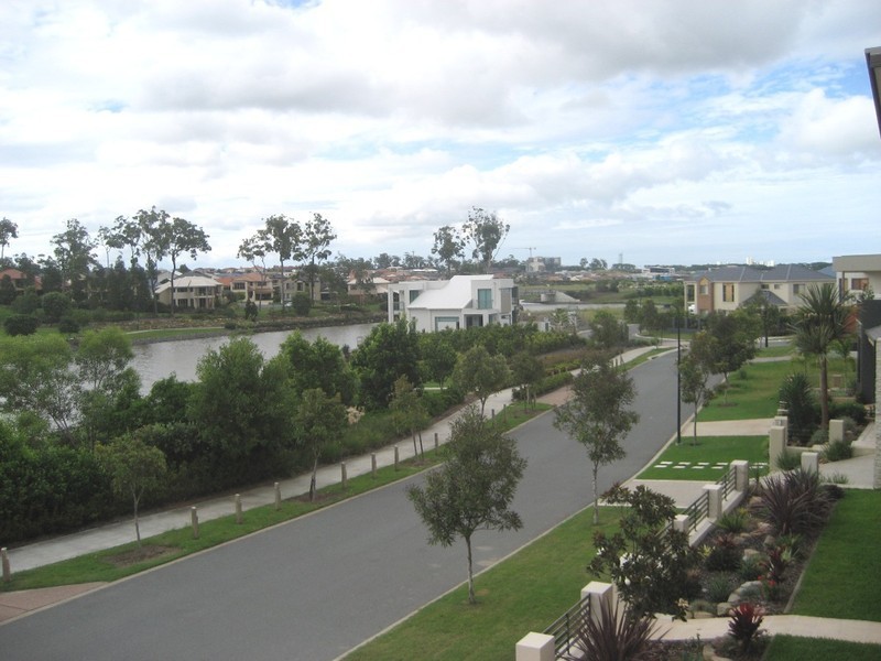 Varsity Lakes QLD 4227