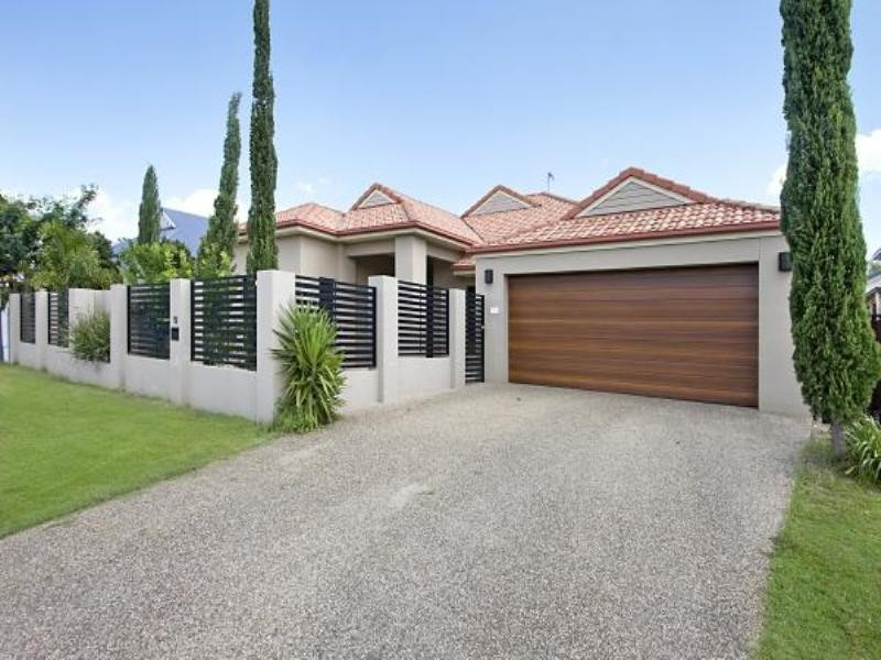 15 Lantau Crescent, Varsity Lakes QLD 4227