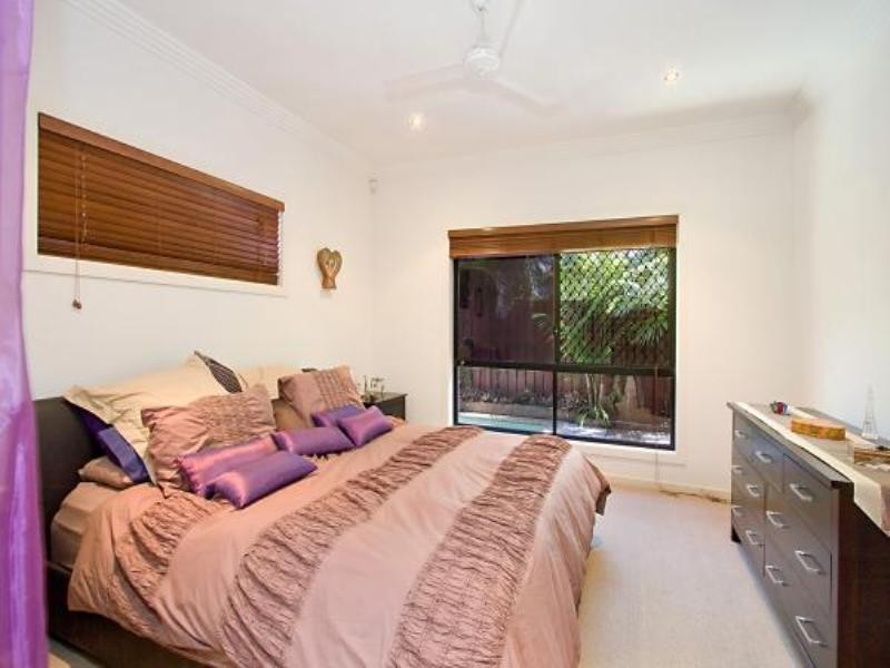 15 Lantau Crescent, Varsity Lakes QLD 4227