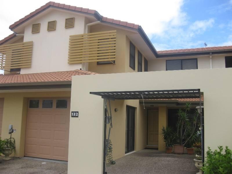 132/136 Palm Meadows Drive, Carrara QLD 4211