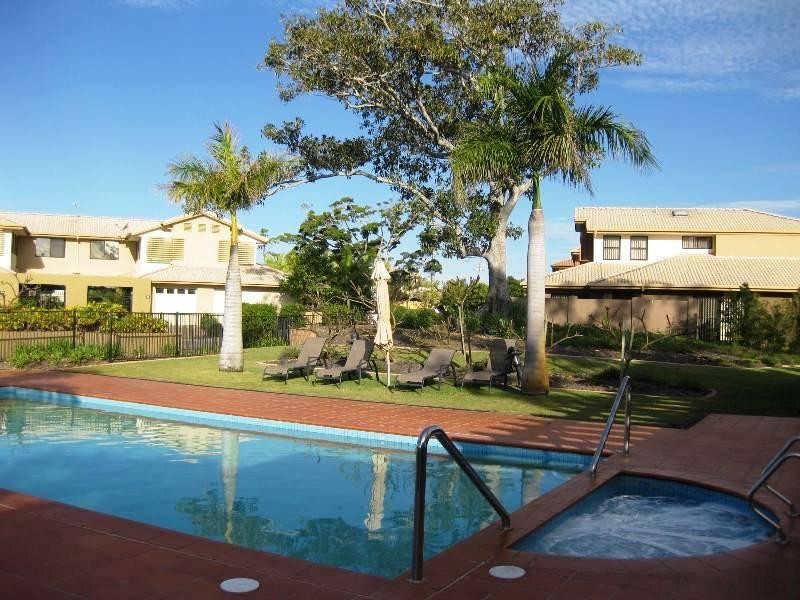 132/136 Palm Meadows Drive, Carrara QLD 4211