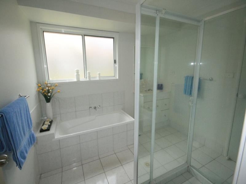 8 Islay Court, Merrimac QLD 4226