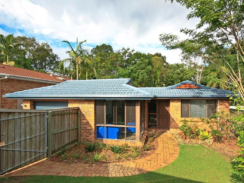 10 Highfield Drive, Merrimac QLD 4226