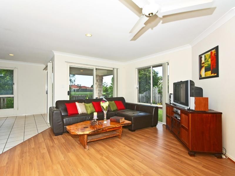 59 Yodelay Street, Varsity Lakes QLD 4227