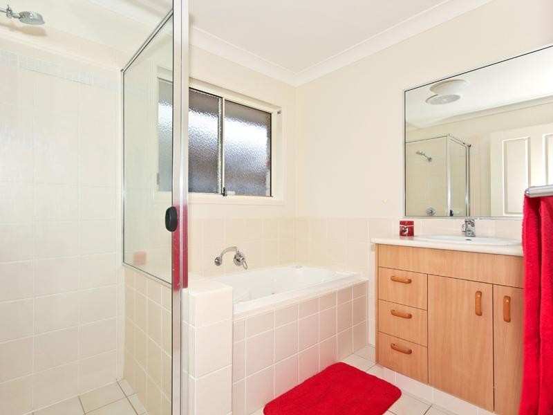 59 Yodelay Street, Varsity Lakes QLD 4227