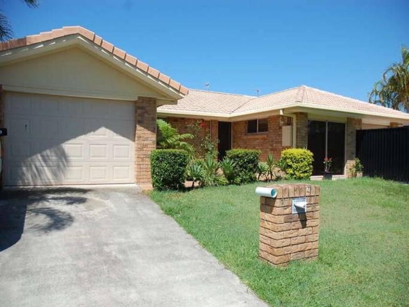 7 Southlake Drive, Varsity Lakes QLD 4227