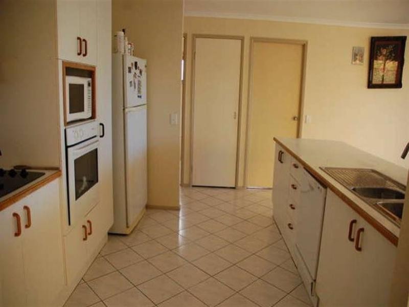 7 Southlake Drive, Varsity Lakes QLD 4227